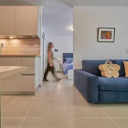 Chez Oscar-place Des Lices-saint-tropez Апартаменты