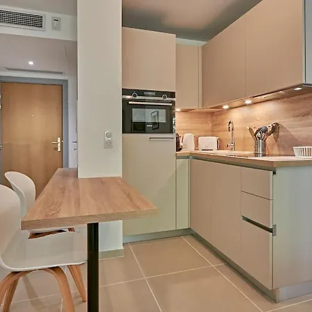Апартаменты Chez Oscar-place Des Lices-saint-tropez *